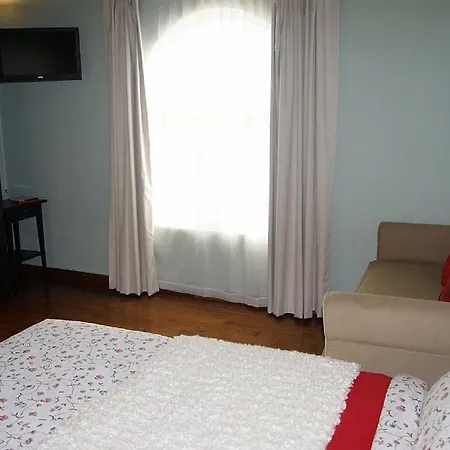 Chloe With Private Heated Pool