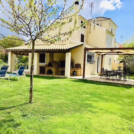 Villa Chloe With Private Heated Pool