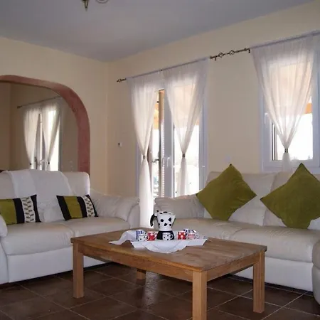 Villa Chloe With Private Heated Pool *