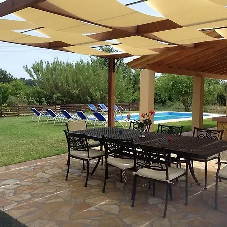Villa Chloe With Private Heated Pool