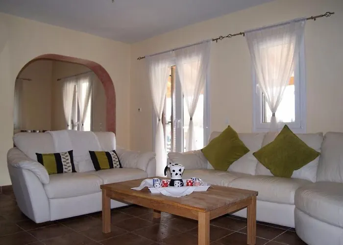 Villa Chloe With Private Heated Pool *